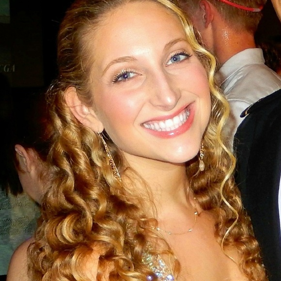 Meet your Posher, Paige - Picture 1 of 2